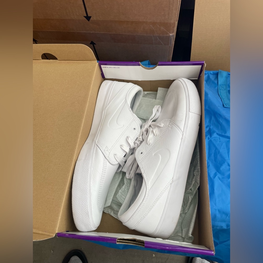 Nike Men's Classic White Sneakers Size 15